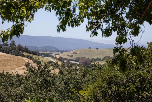 13057 La Cresta Drive, Los Altos Hills, CA 94022