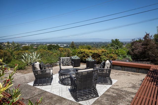 13057 La Cresta Drive, Los Altos Hills, CA 94022