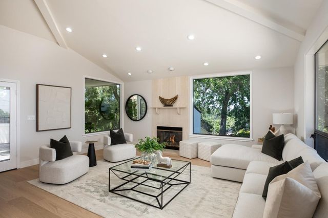 13057 La Cresta Drive, Los Altos Hills, CA 94022