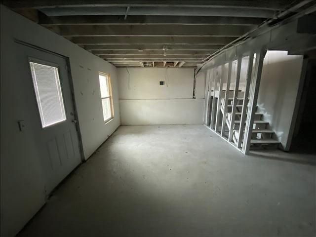 8547 N Robinhood Avenue, Kansas City, MO 64154