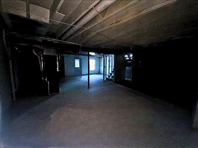 8547 N Robinhood Avenue, Kansas City, MO 64154