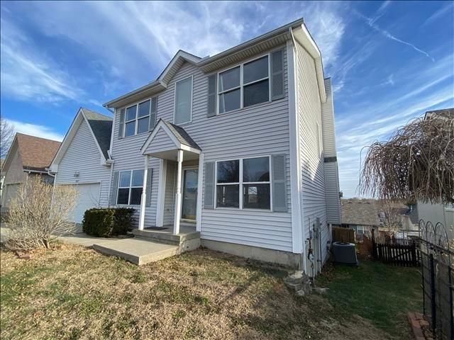 8547 N Robinhood Avenue, Kansas City, MO 64154