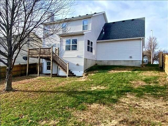 8547 N Robinhood Avenue, Kansas City, MO 64154