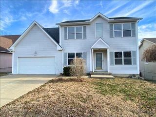 8547 N Robinhood Avenue, Kansas City, MO 64154