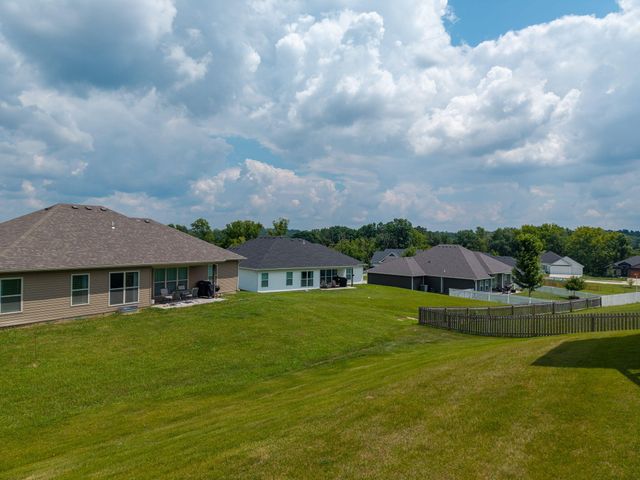 6051 TAMARACK DR, Columbia, MO 65203