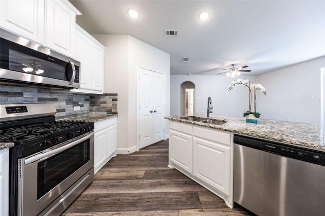 2817 Diamondback Drive, Melissa, TX 75454