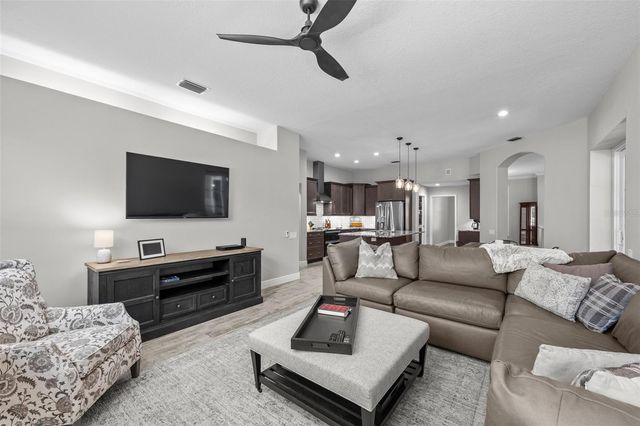 5127 SECRETARIAT RUN, Brooksville, FL 34609