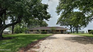 901 Lake Dauterive Road, Loreauville, LA 70552