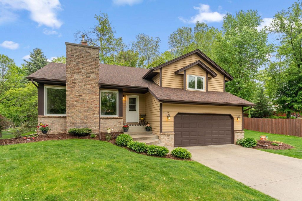 17128 Hannibal Court, Lakeville, MN 55044
