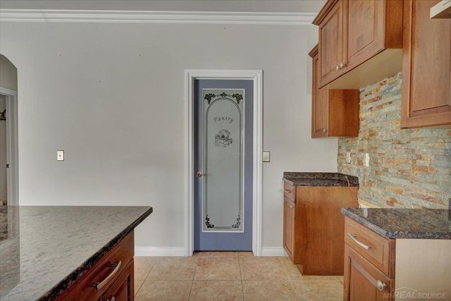 50444 Pinnacle Woods Lane, Macomb Twp, MI 48042