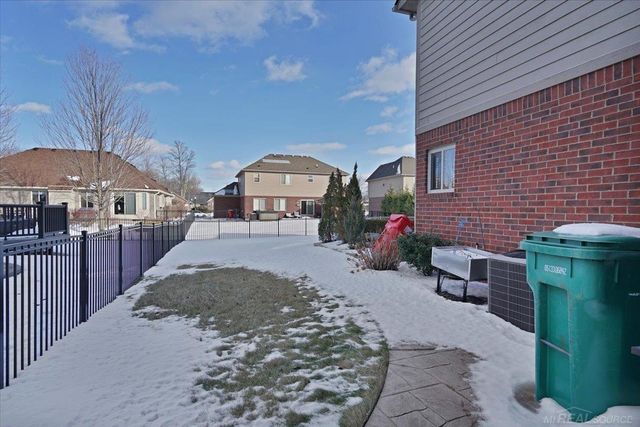 50444 Pinnacle Woods Lane, Macomb Twp, MI 48042