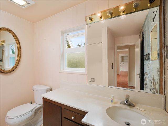 10561 15th Avenue NW, Seattle, WA 98177