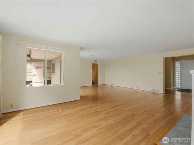 10561 15th Avenue NW, Seattle, WA 98177