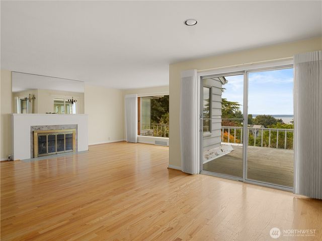 10561 15th Avenue NW, Seattle, WA 98177
