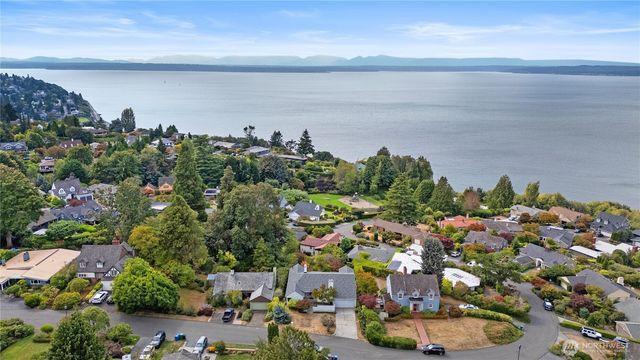 10561 15th Avenue NW, Seattle, WA 98177
