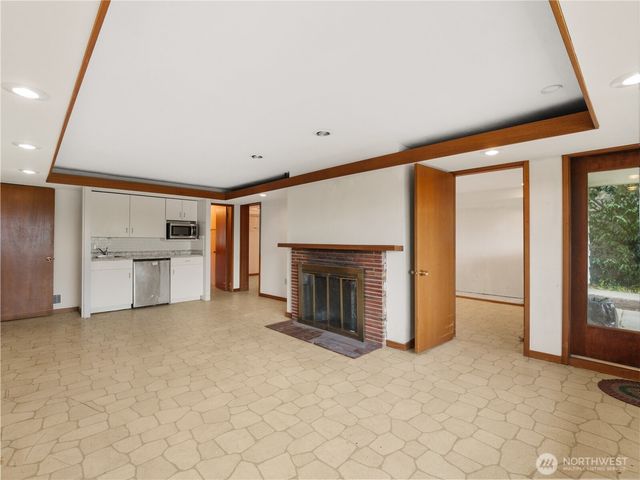 10561 15th Avenue NW, Seattle, WA 98177