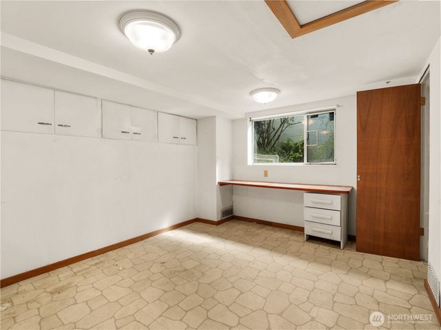 10561 15th Avenue NW, Seattle, WA 98177