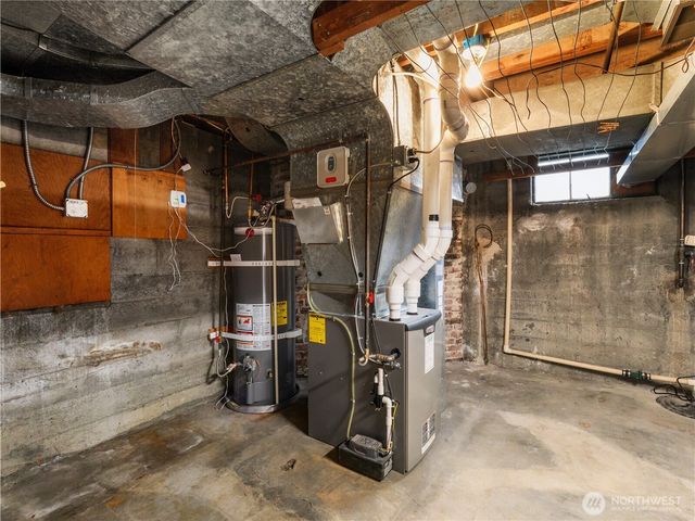 10561 15th Avenue NW, Seattle, WA 98177