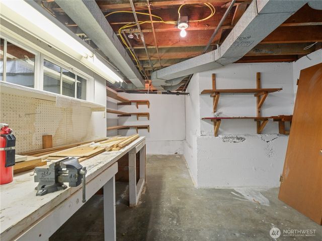 10561 15th Avenue NW, Seattle, WA 98177