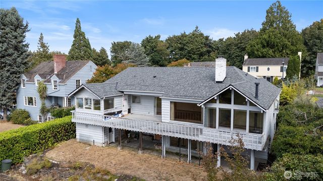 10561 15th Avenue NW, Seattle, WA 98177