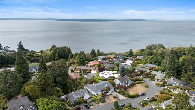 10561 15th Avenue NW, Seattle, WA 98177