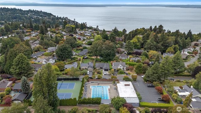 10561 15th Avenue NW, Seattle, WA 98177