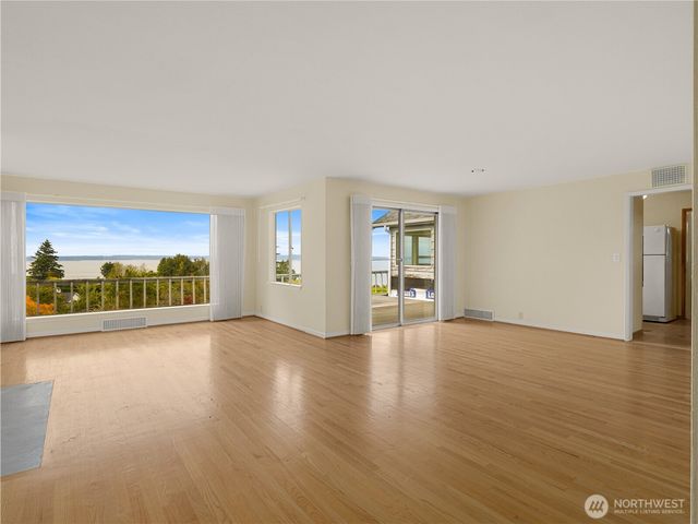 10561 15th Avenue NW, Seattle, WA 98177