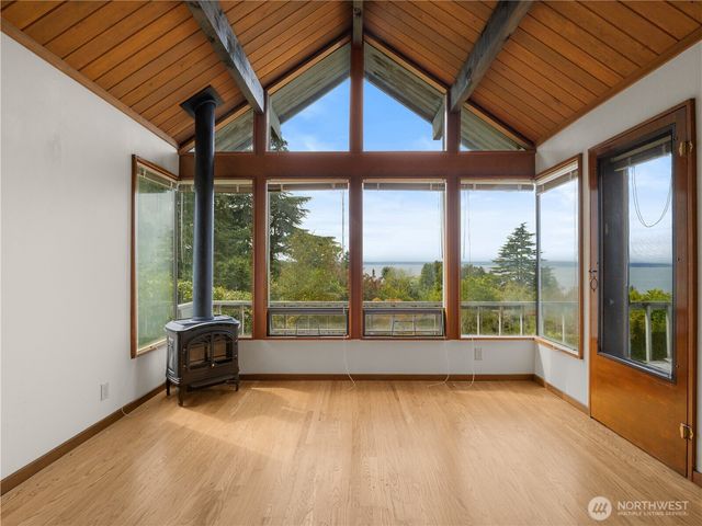 10561 15th Avenue NW, Seattle, WA 98177