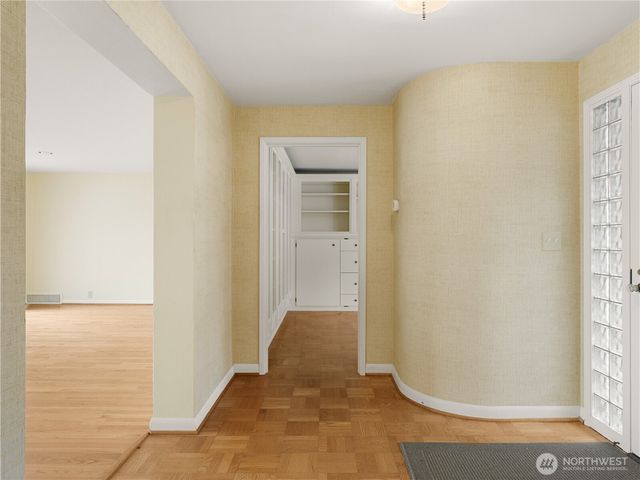 10561 15th Avenue NW, Seattle, WA 98177