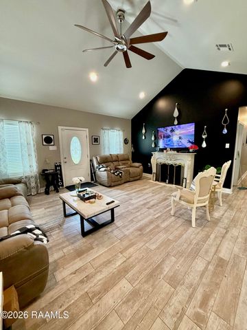 114 Wildflower Lane, Opelousas, LA 70570