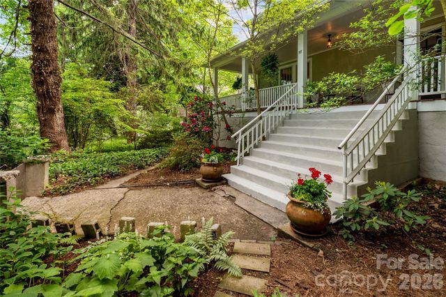 57 Conestee Street, Asheville, NC 28801
