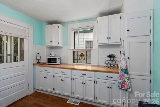 57 Conestee Street, Asheville, NC 28801