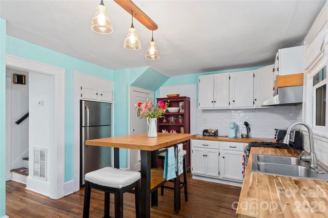 57 Conestee Street, Asheville, NC 28801
