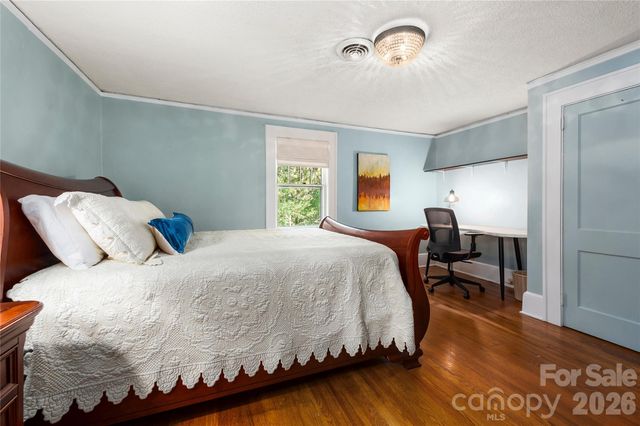 57 Conestee Street, Asheville, NC 28801