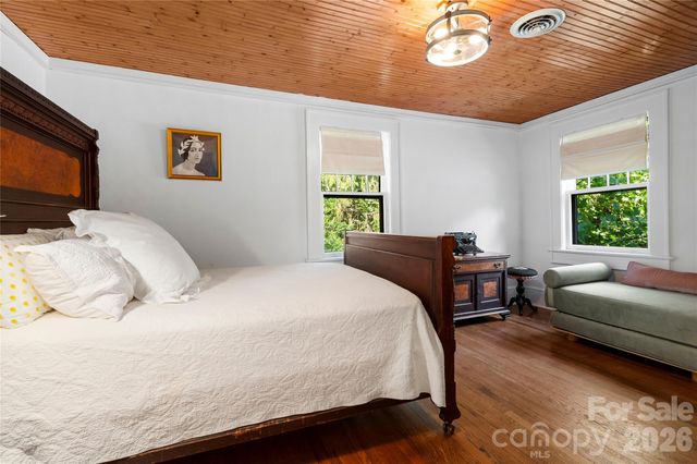 57 Conestee Street, Asheville, NC 28801