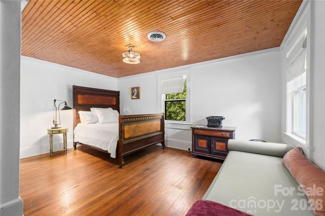 57 Conestee Street, Asheville, NC 28801