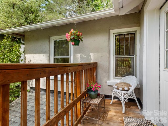 57 Conestee Street, Asheville, NC 28801