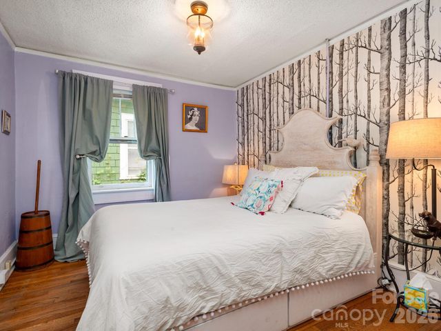 57 Conestee Street, Asheville, NC 28801