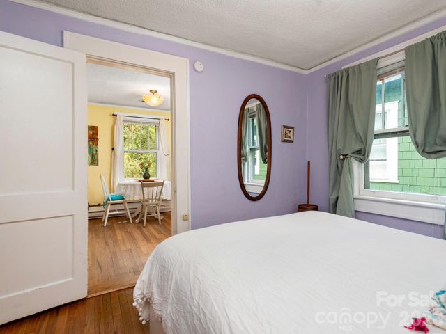 57 Conestee Street, Asheville, NC 28801