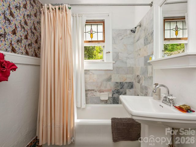 57 Conestee Street, Asheville, NC 28801