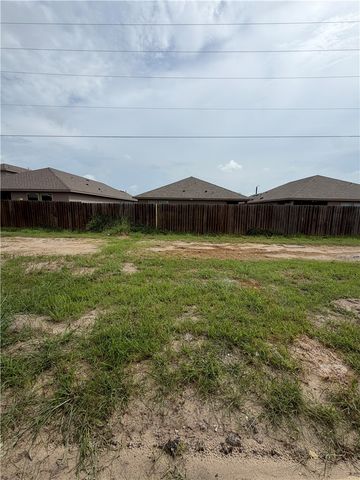 1530 Jeanne Marie Dr, Corpus Christi, TX 78418