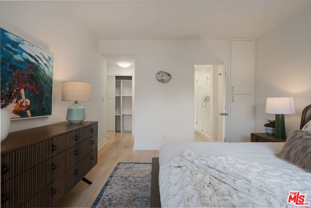 1131 Alta Loma Road 428, West Hollywood, CA 90069