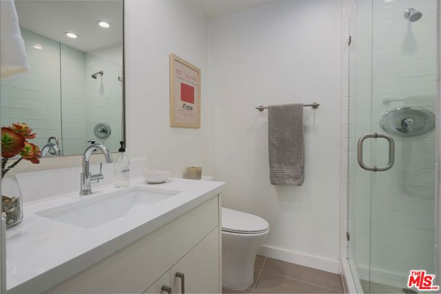 1131 Alta Loma Road 428, West Hollywood, CA 90069