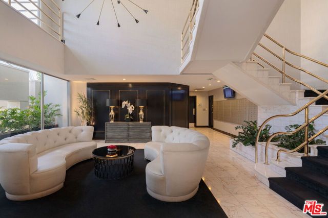 1131 Alta Loma Road 428, West Hollywood, CA 90069