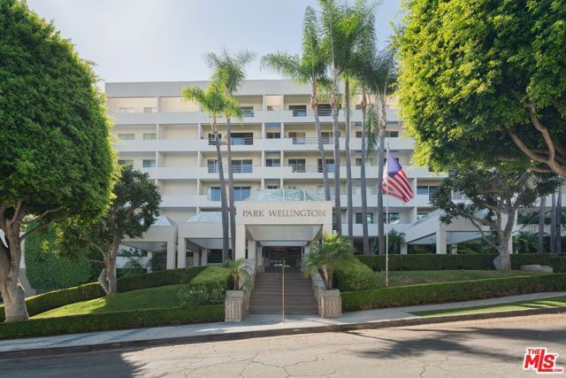 1131 Alta Loma Road 428, West Hollywood, CA 90069