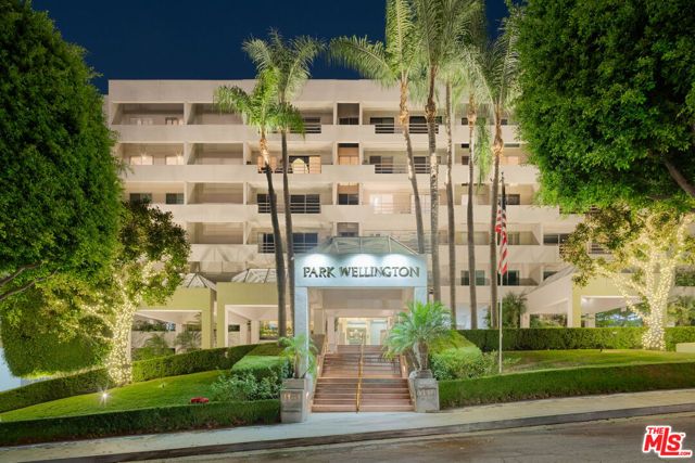1131 Alta Loma Road 428, West Hollywood, CA 90069
