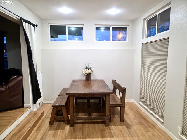 1993 LINNELL Ave, Roseburg, OR 97471