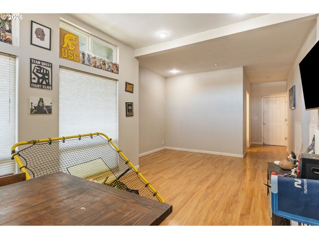 1993 LINNELL Ave, Roseburg, OR 97471