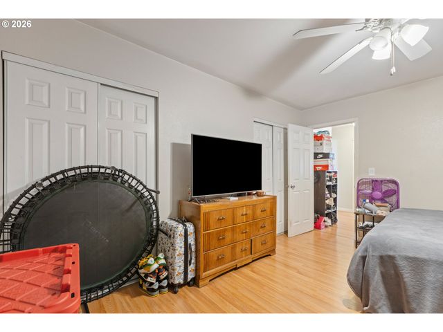 1993 LINNELL Ave, Roseburg, OR 97471