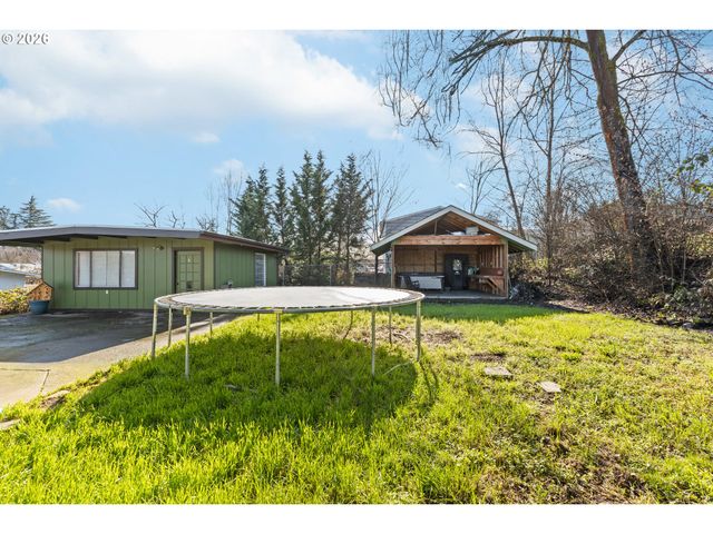 1993 LINNELL Ave, Roseburg, OR 97471